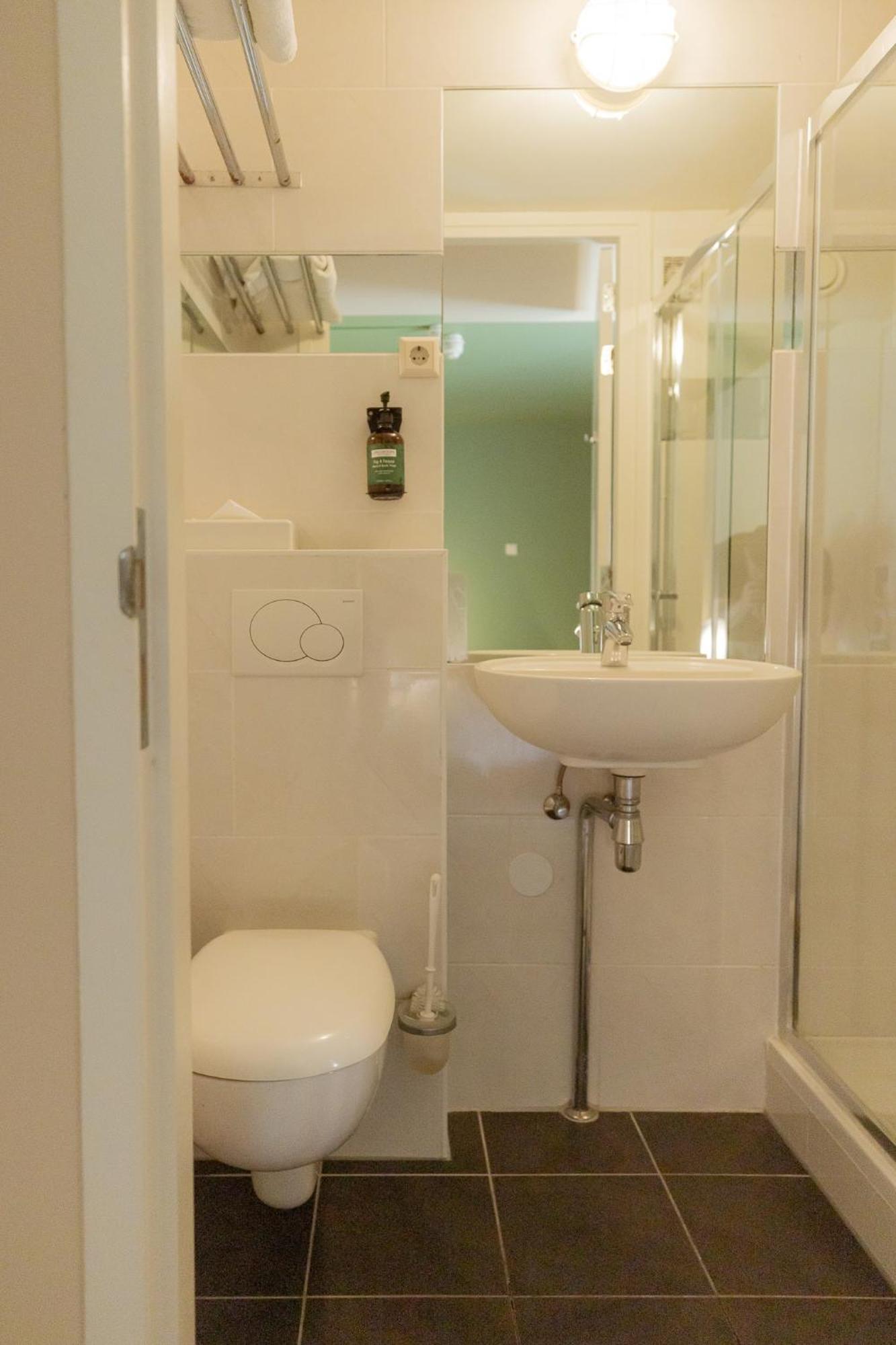 FLOATS by H2OTEL Rotterdam Bagian luar foto