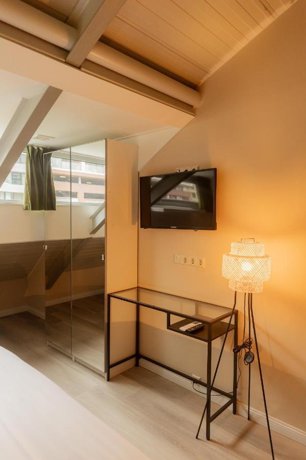 FLOATS by H2OTEL Rotterdam Bagian luar foto