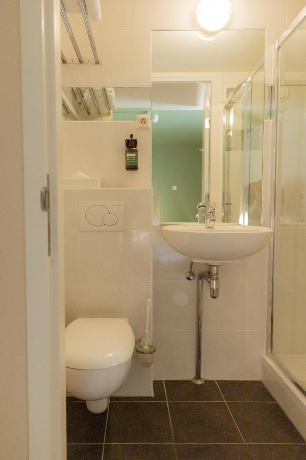 FLOATS by H2OTEL Rotterdam Bagian luar foto